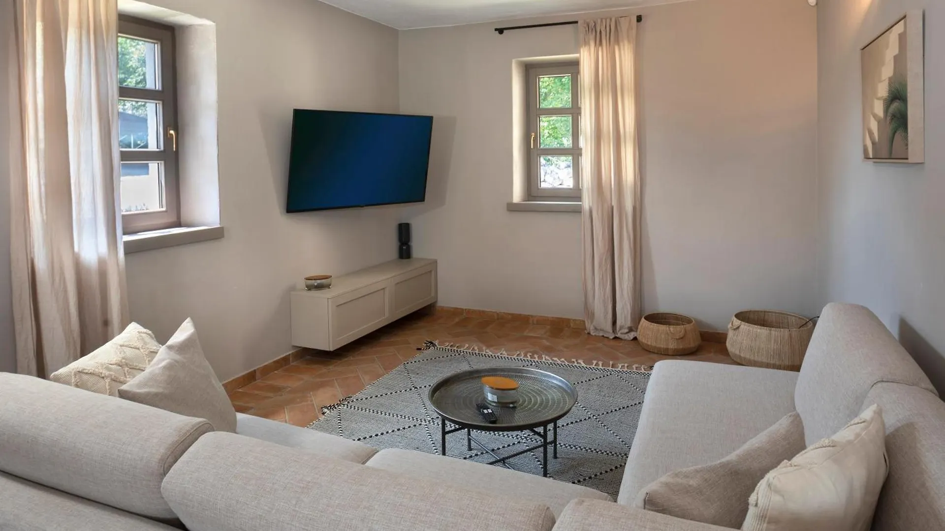 Villa Luna Sveti Lovrec Pazenaticki Croatia