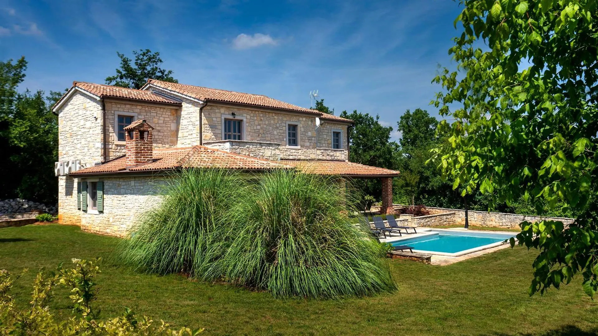 Villa Luna Sveti Lovrec Pazenaticki Croatia